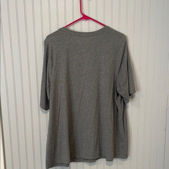 Catherines Gray Short Sleeve “Let Every Moment Inspire You”  V-Neck Tee | 1X - Picture 5 of 7